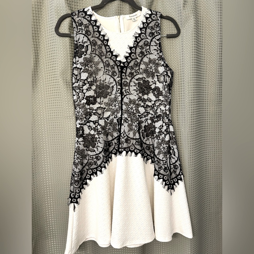 Francesca’s White and Black Lace Dress (Size M)